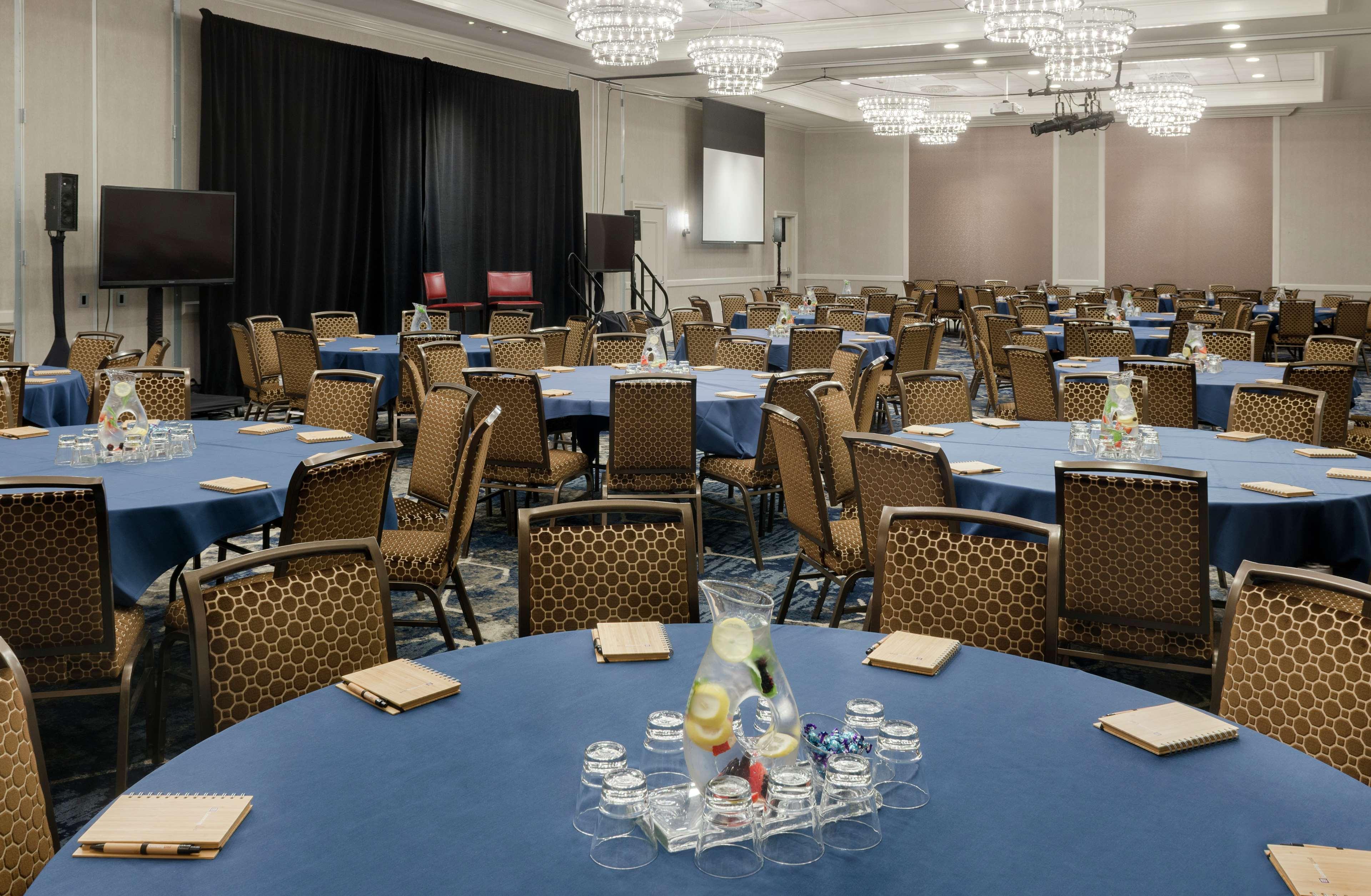 Juniper Hotel Cupertino, Curio Collection By Hilton Buitenkant foto