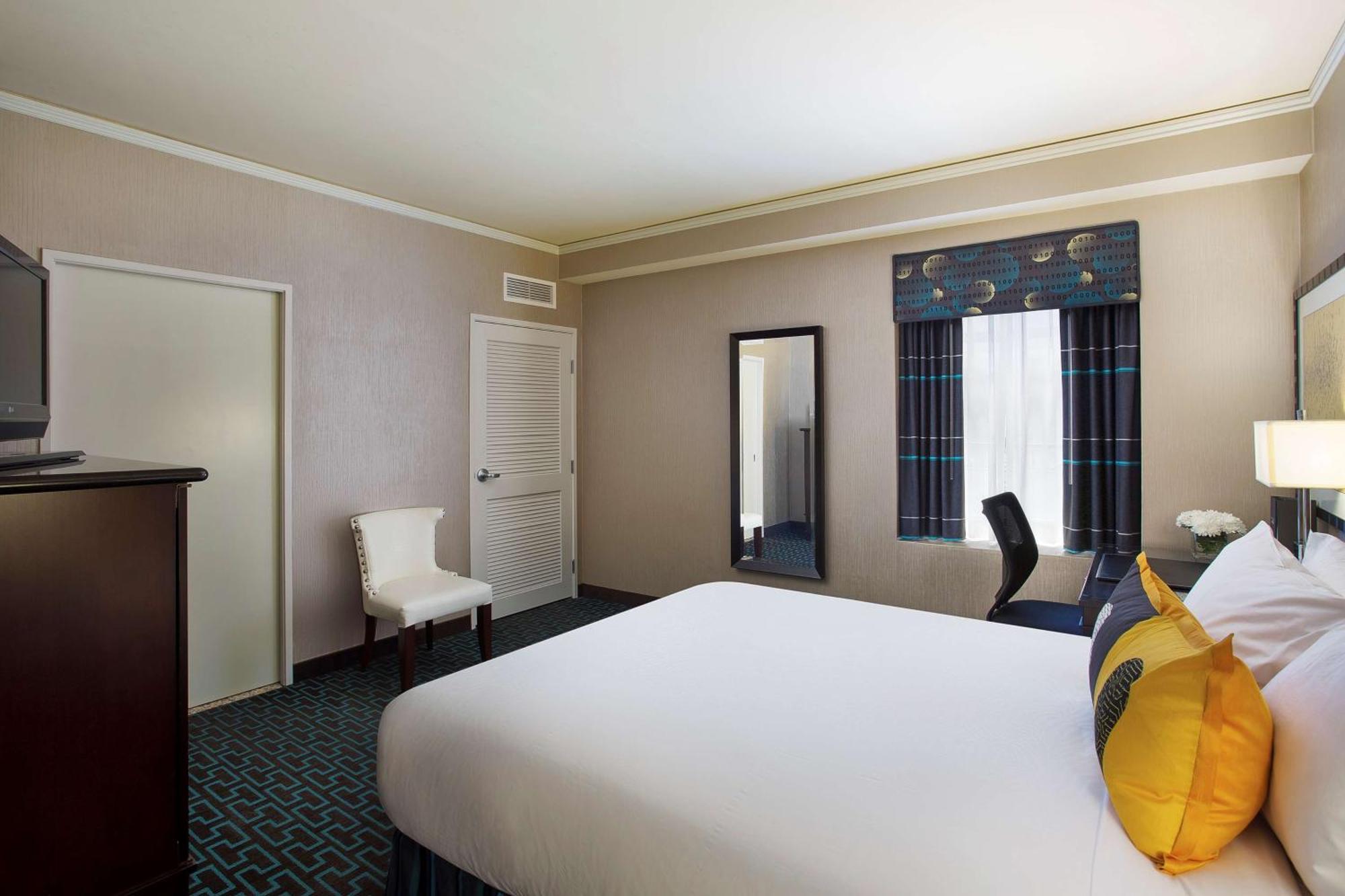Juniper Hotel Cupertino, Curio Collection By Hilton Buitenkant foto