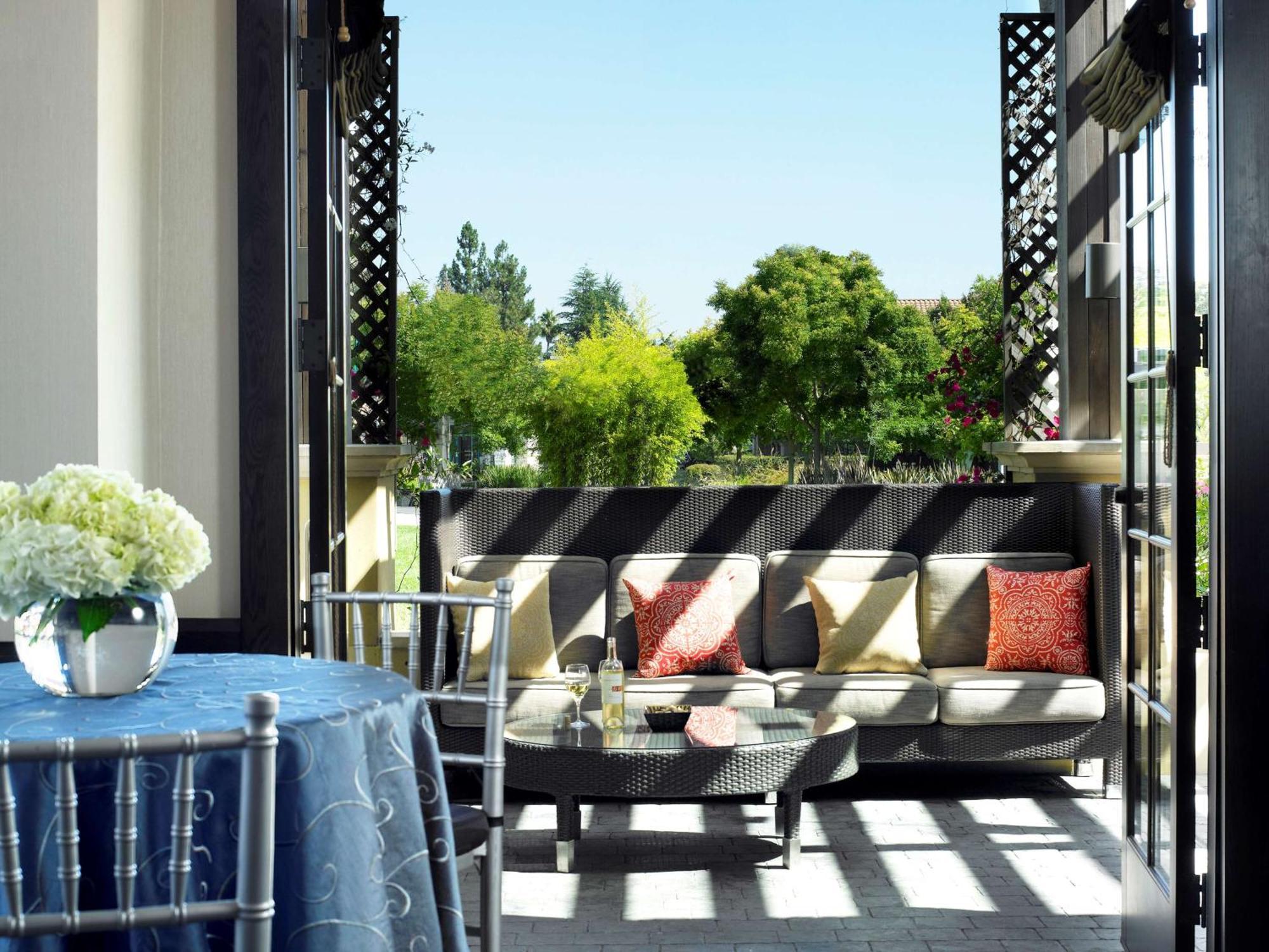 Juniper Hotel Cupertino, Curio Collection By Hilton Buitenkant foto